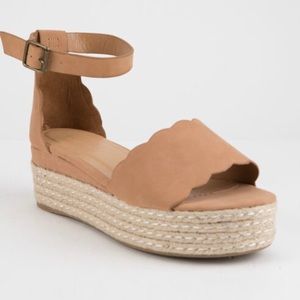 BAMBOO Scallop Espadrille Tan Platform Sandals